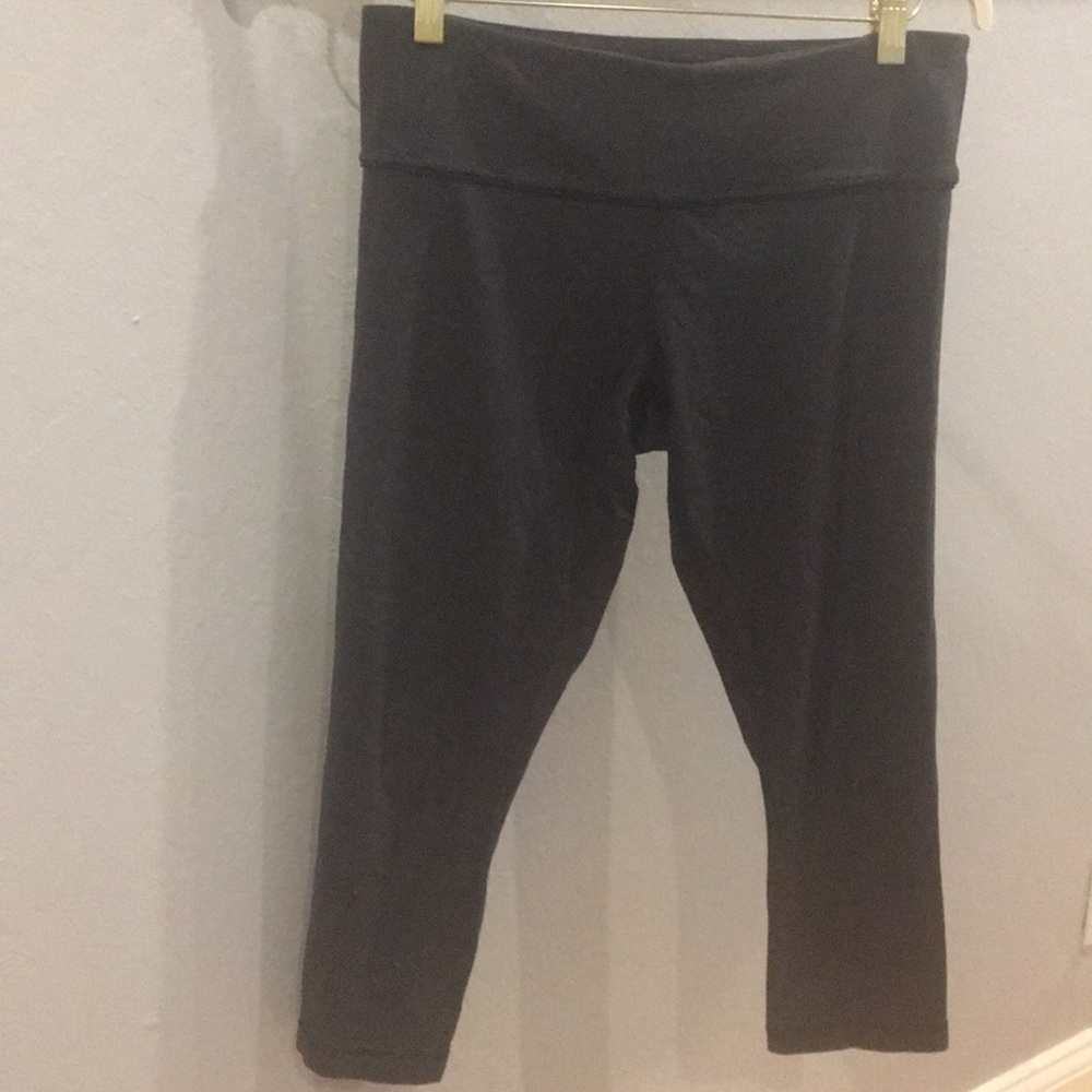 Lululemon Gray Cotton Capris